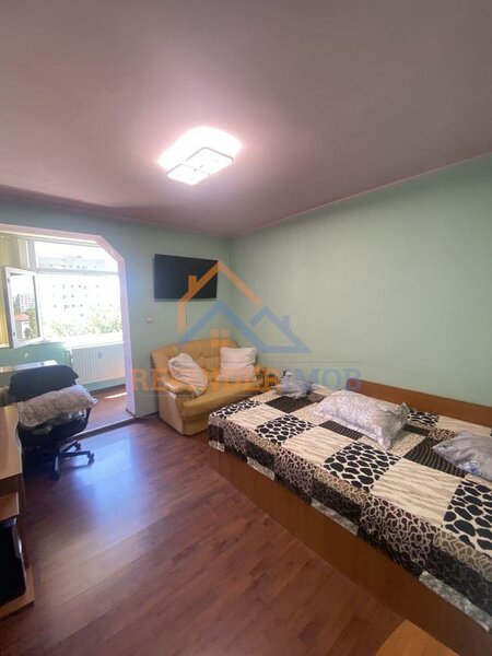 Titan, apartament 3 camere de vanzare.